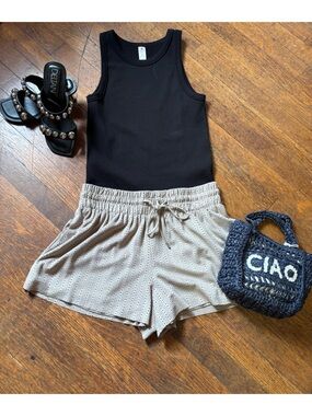 Zara Coastal Chic Taupe Eyelet Drawstring Shorts Size M